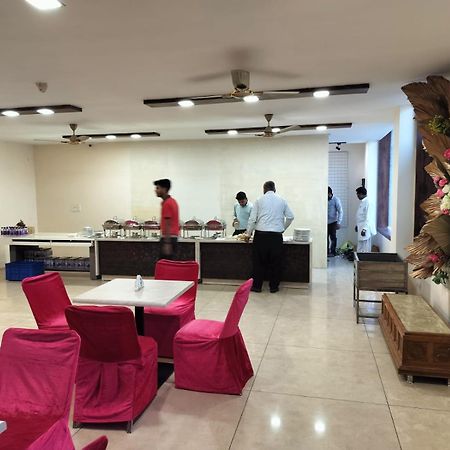 Hotel Luxuria Ludhiana Dış mekan fotoğraf