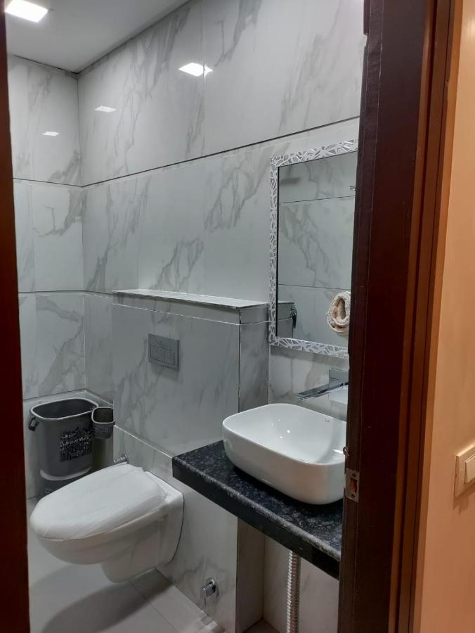 Hotel Luxuria Ludhiana Dış mekan fotoğraf