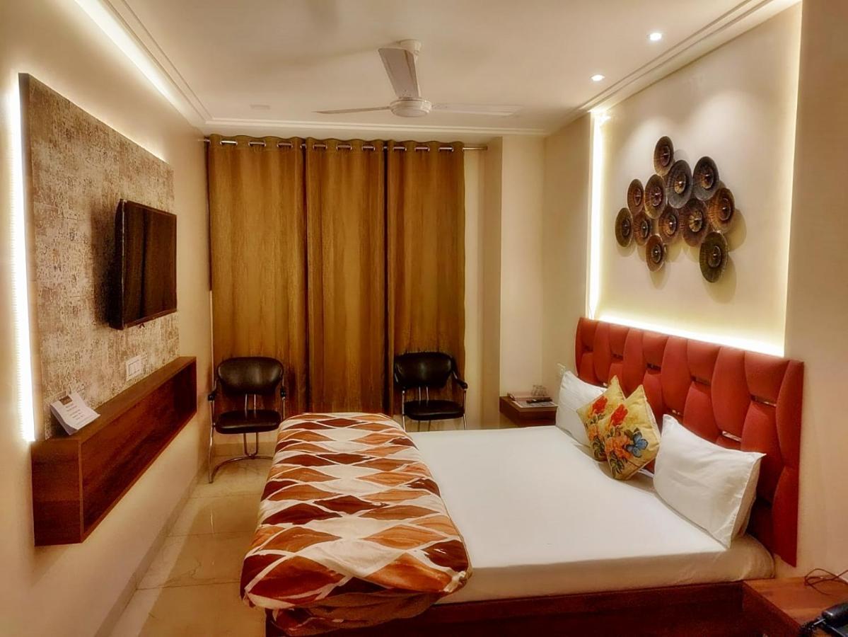 Hotel Luxuria Ludhiana Dış mekan fotoğraf