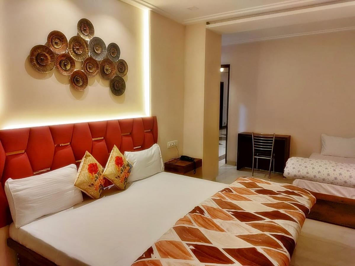 Hotel Luxuria Ludhiana Dış mekan fotoğraf