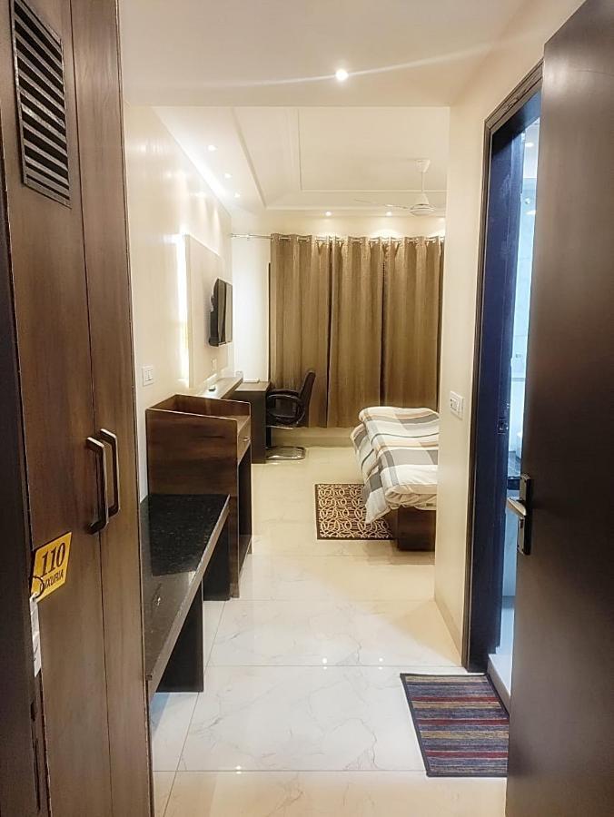 Hotel Luxuria Ludhiana Dış mekan fotoğraf