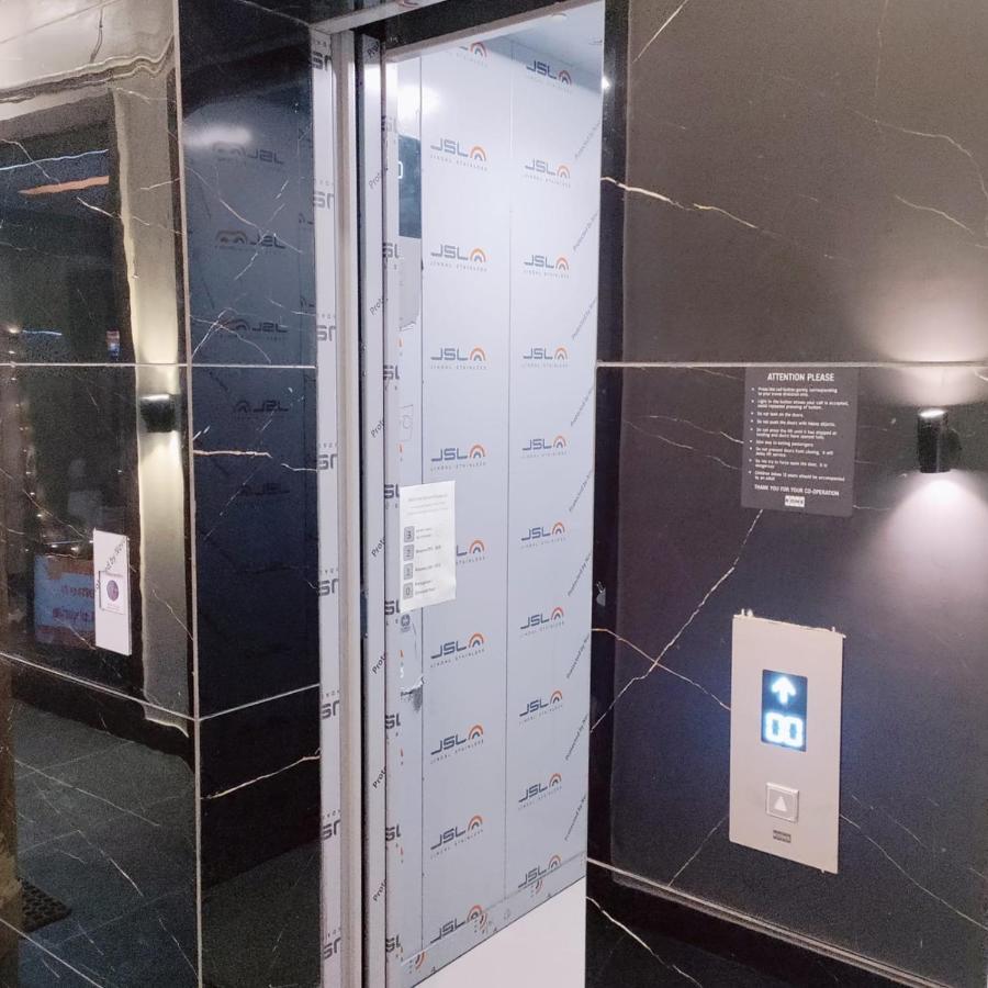 Hotel Luxuria Ludhiana Dış mekan fotoğraf