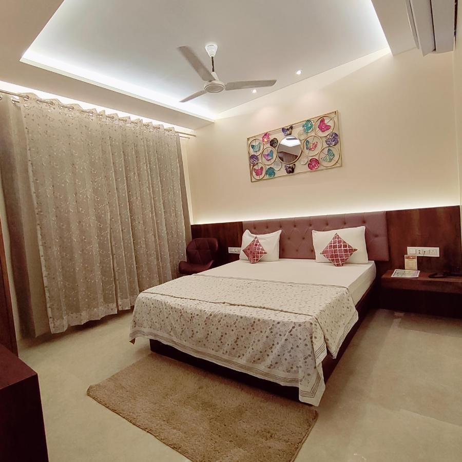 Hotel Luxuria Ludhiana Dış mekan fotoğraf