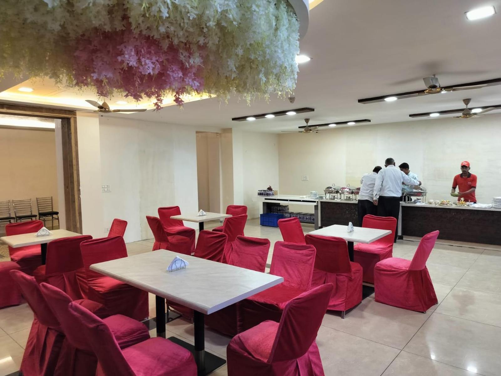 Hotel Luxuria Ludhiana Dış mekan fotoğraf