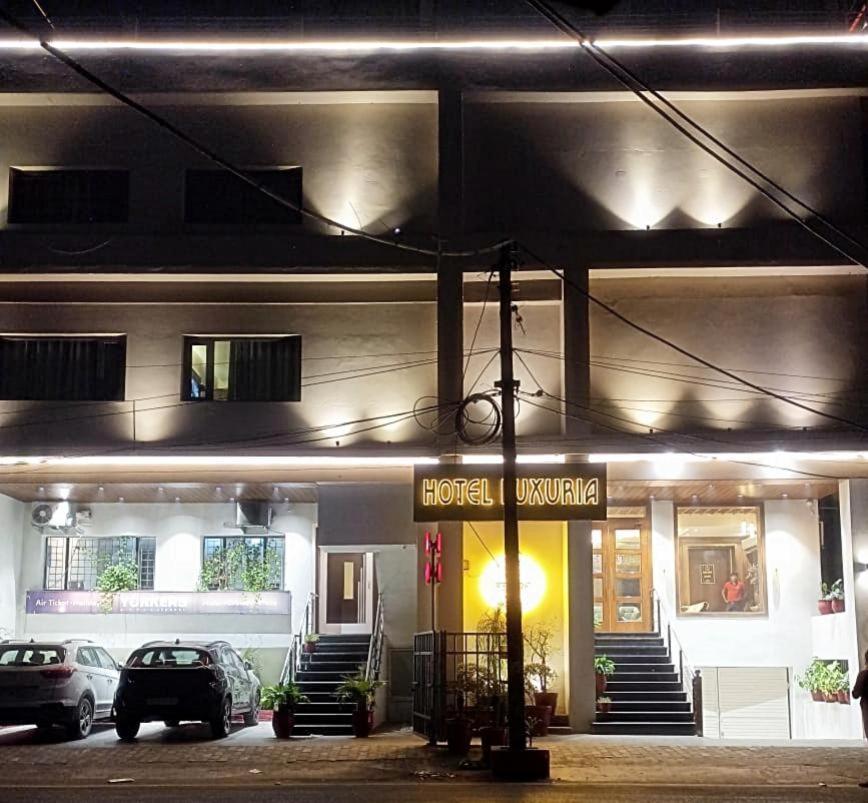 Hotel Luxuria Ludhiana Dış mekan fotoğraf