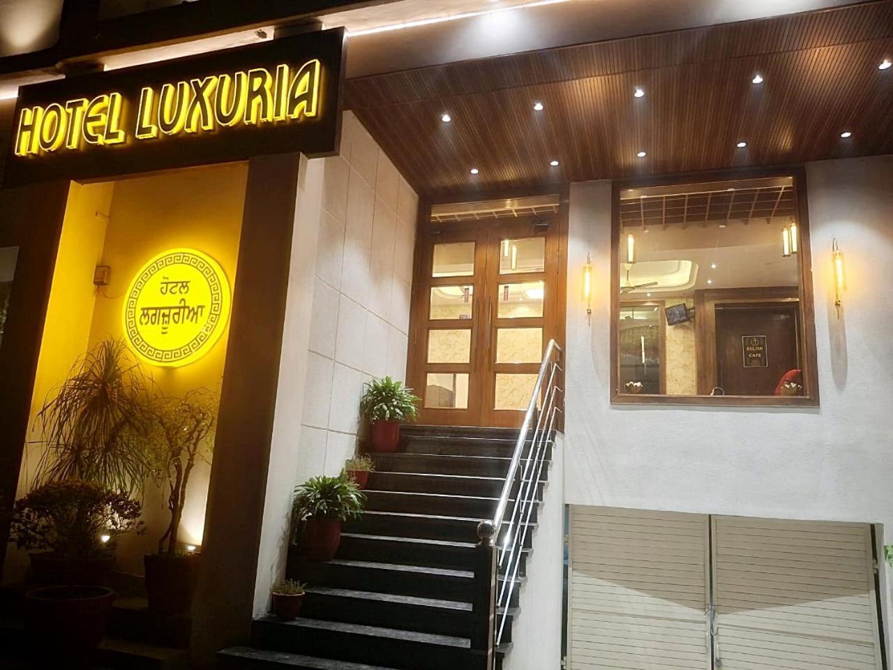 Hotel Luxuria Ludhiana Dış mekan fotoğraf